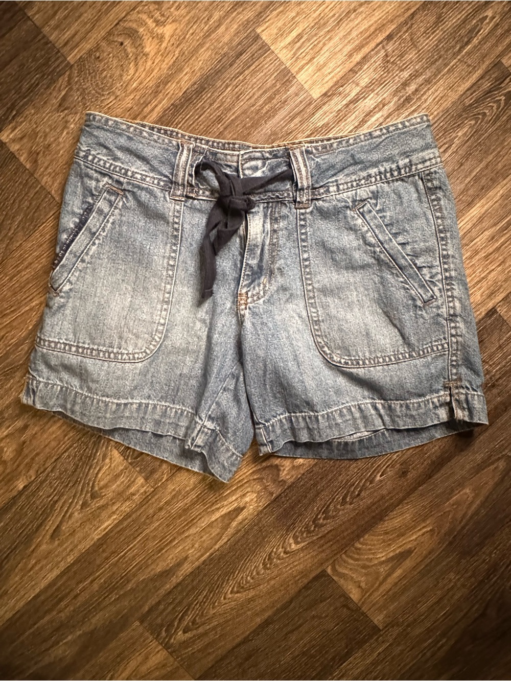 Magellan Outdoors Women's Light Blue Denim Drawstring Shorts
